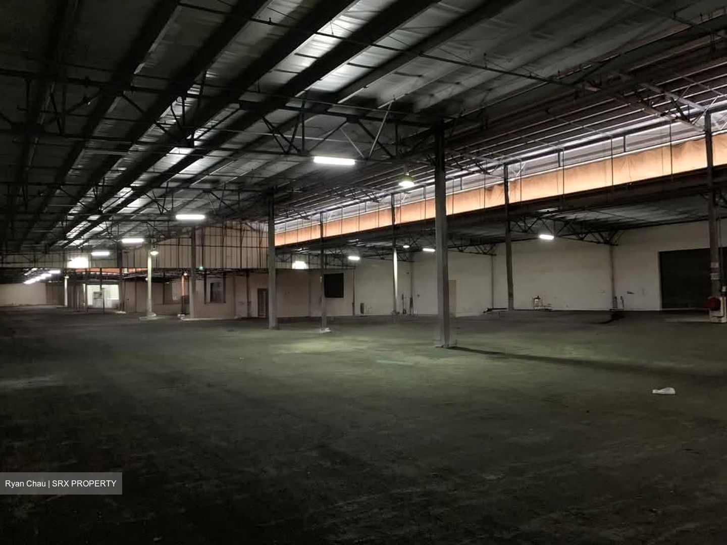 Benoi Sector (D22), Warehouse #608698431